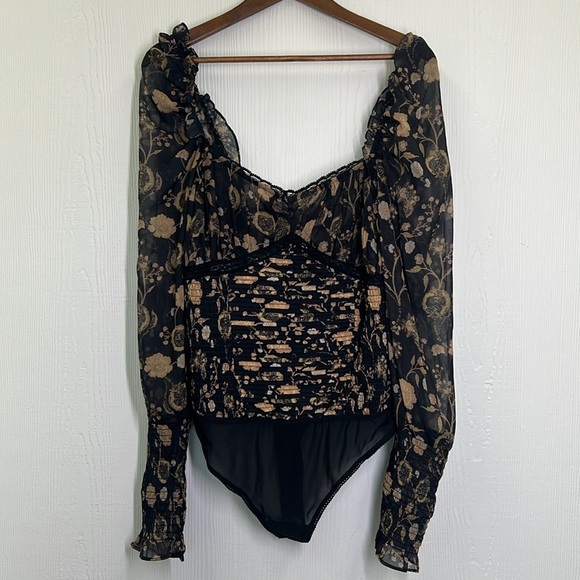 Free People - NWT Brunch Date  Floral Black Combo Ruffle Bodysuit Size Large - Picture 11 of 14